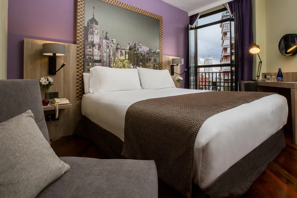 DOUBLE SUPERIOR Room, Leonardo Hotel Madrid City Center, Madrid