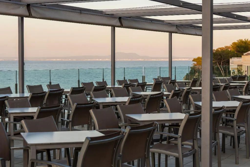 Terrace, Leonardo Royal Htl Mallorca Palmanova Bay, Majorca