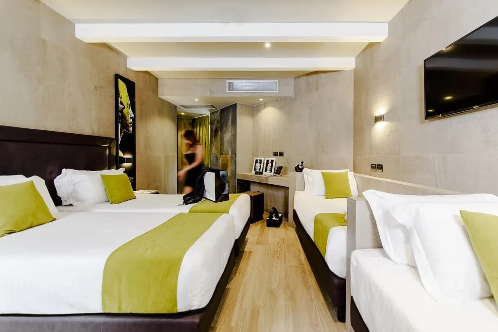 QUADRUPLE STANDARD Room, Just Hotel Milano, Milan