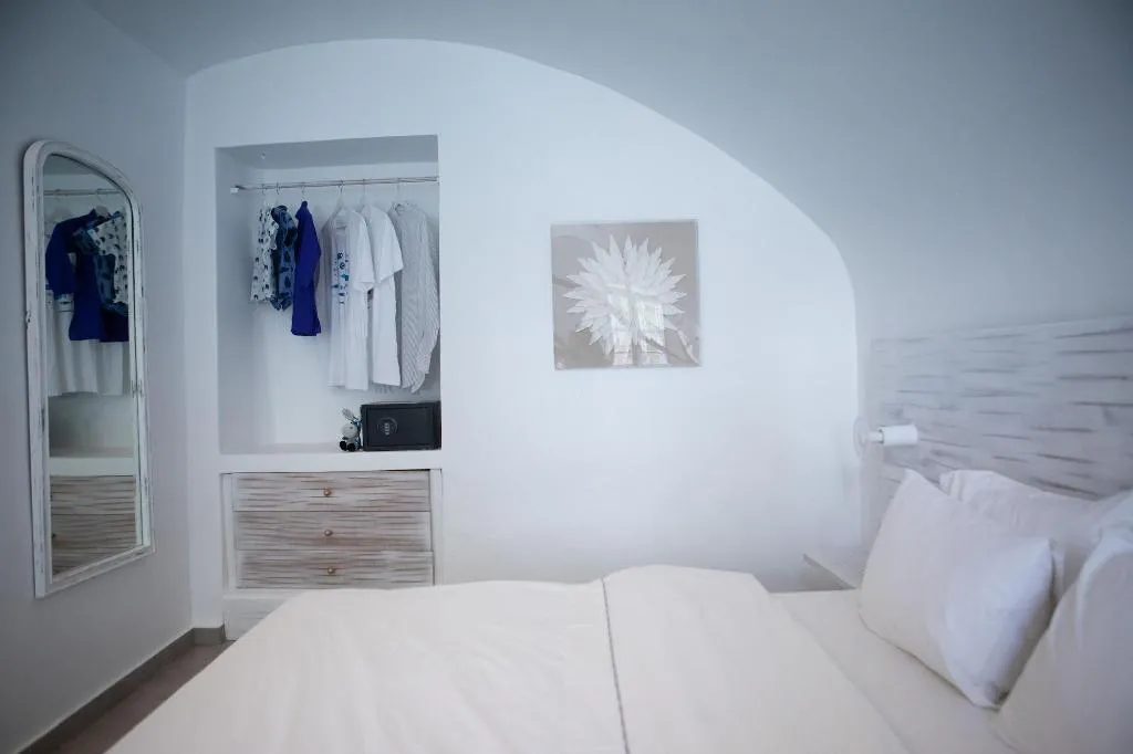 Room, The Museum Project Oia, Santorini