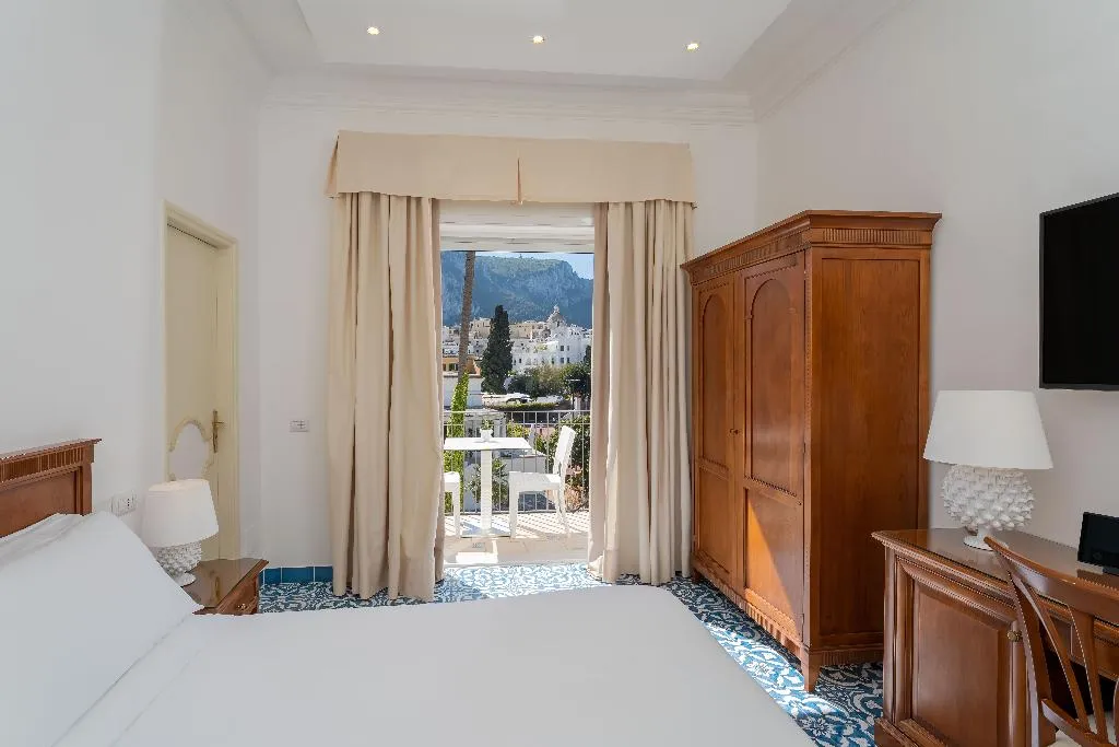 Double or Twin GARDEN VIEW Room, Hotel Syrene Capri, Naples