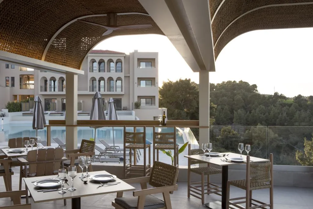 Restaurant, MERAVIA Leonardo Limited Edition, Halkidiki