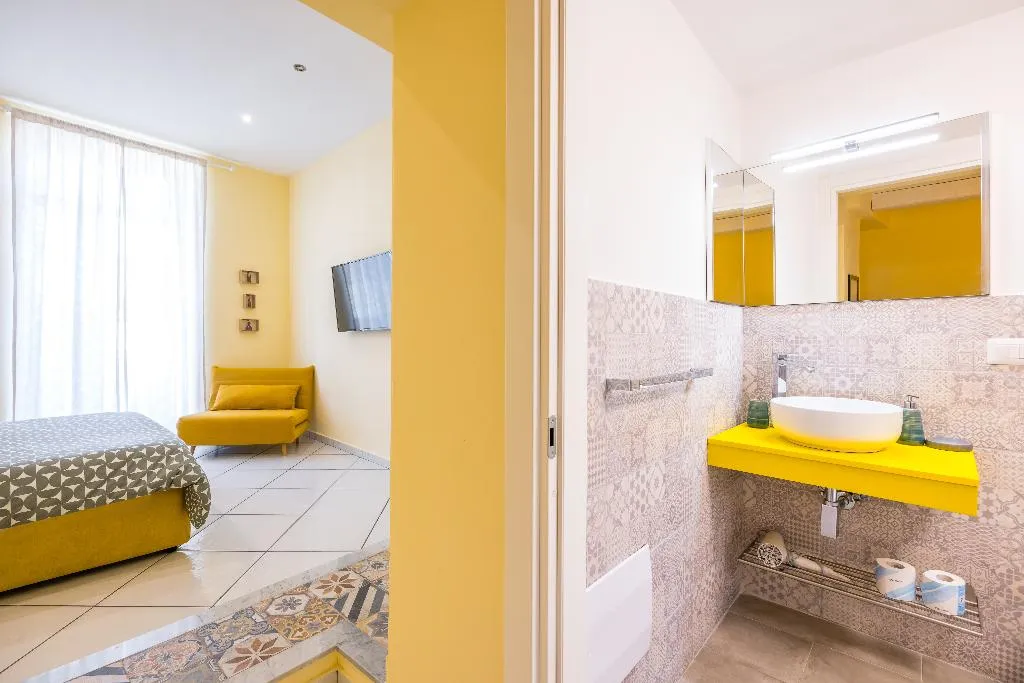 TRIPLE CLASSIC Room, La Casa Di Bruno, Naples
