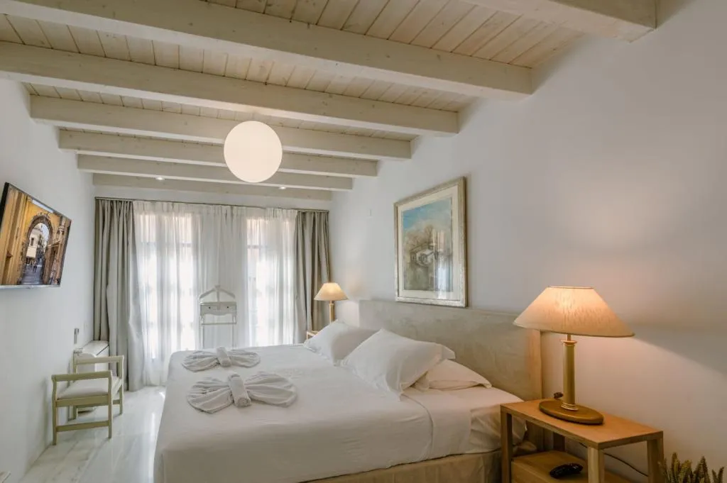 JUNIOR SUITE STANDARD Room, Rimondi Hotels Rethymnon, Crete
