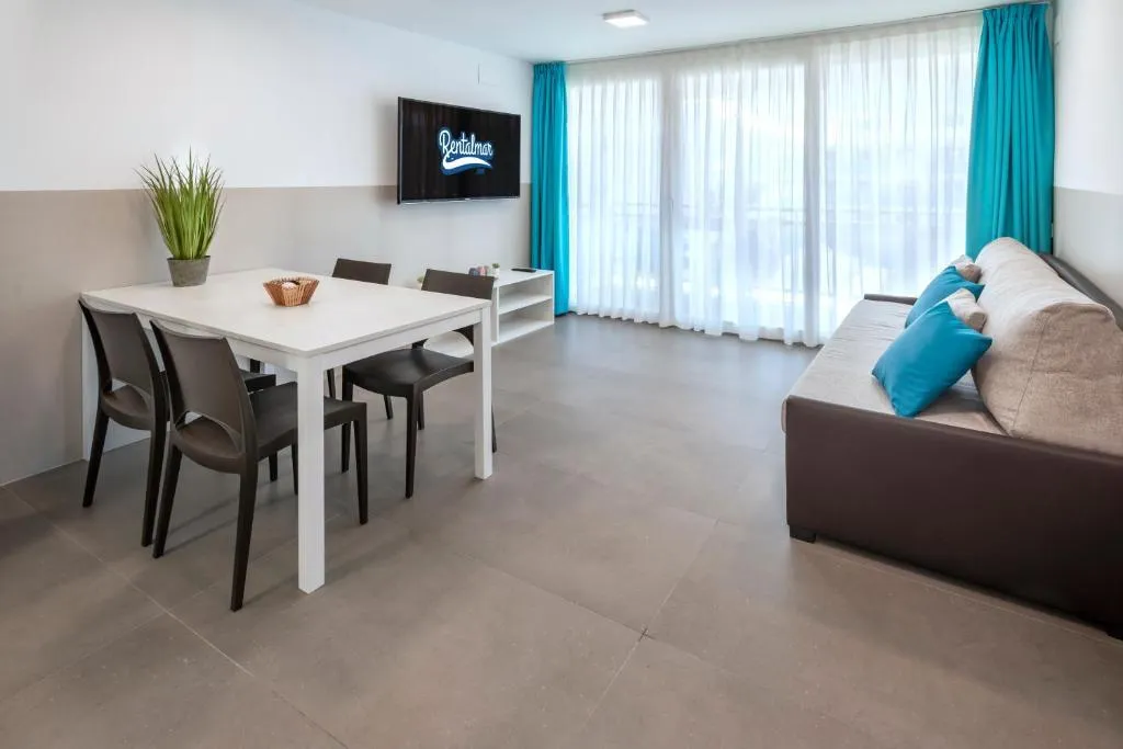 APARTMENT POOL VIEW TWO BEDROOMS Room, Rentalmar Blue Beach, Costa Dorada