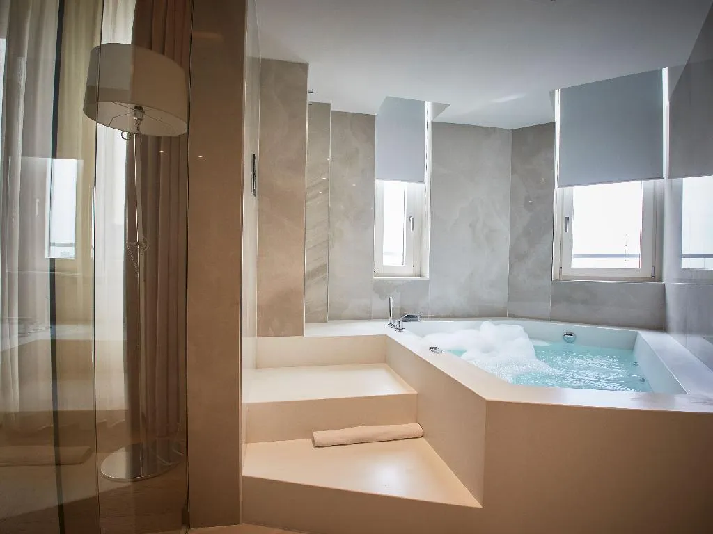 SUITE DELUXE Room, iH Hotels Milano Ambasciatori, Milan