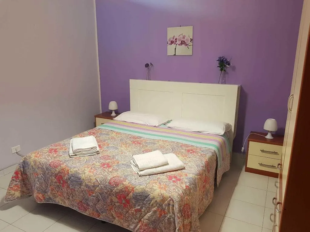 Room, The Artists, Palermo