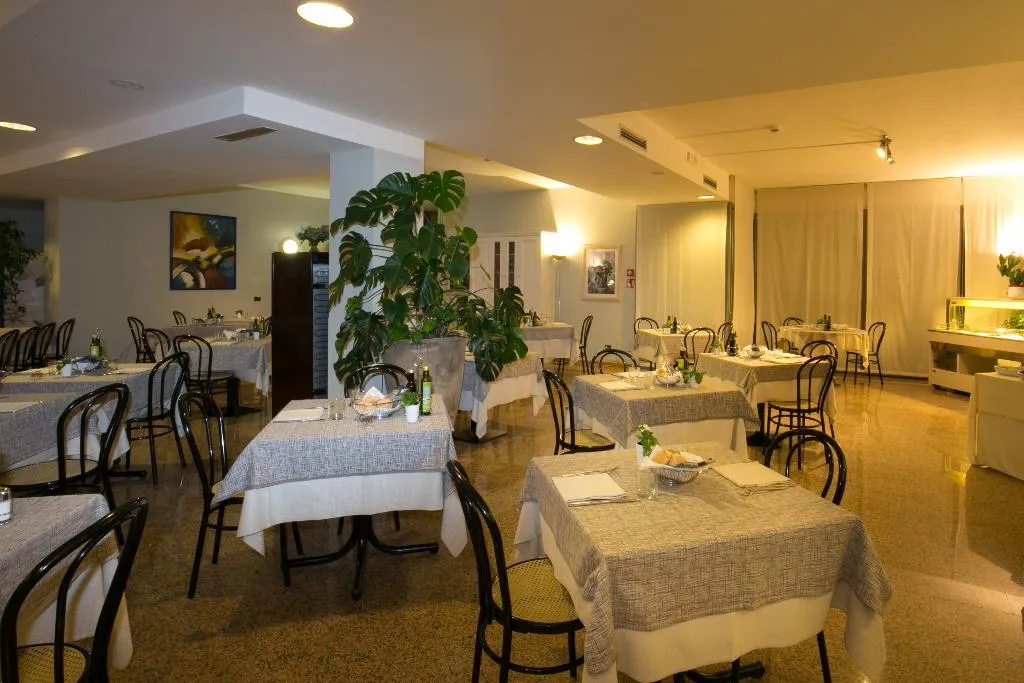 Restaurant, Hotel Alfieri, Milan