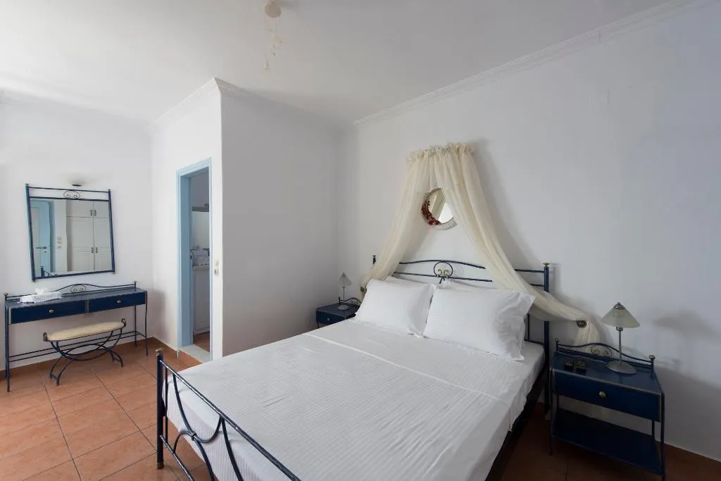 Room, Kastro Suites, Santorini