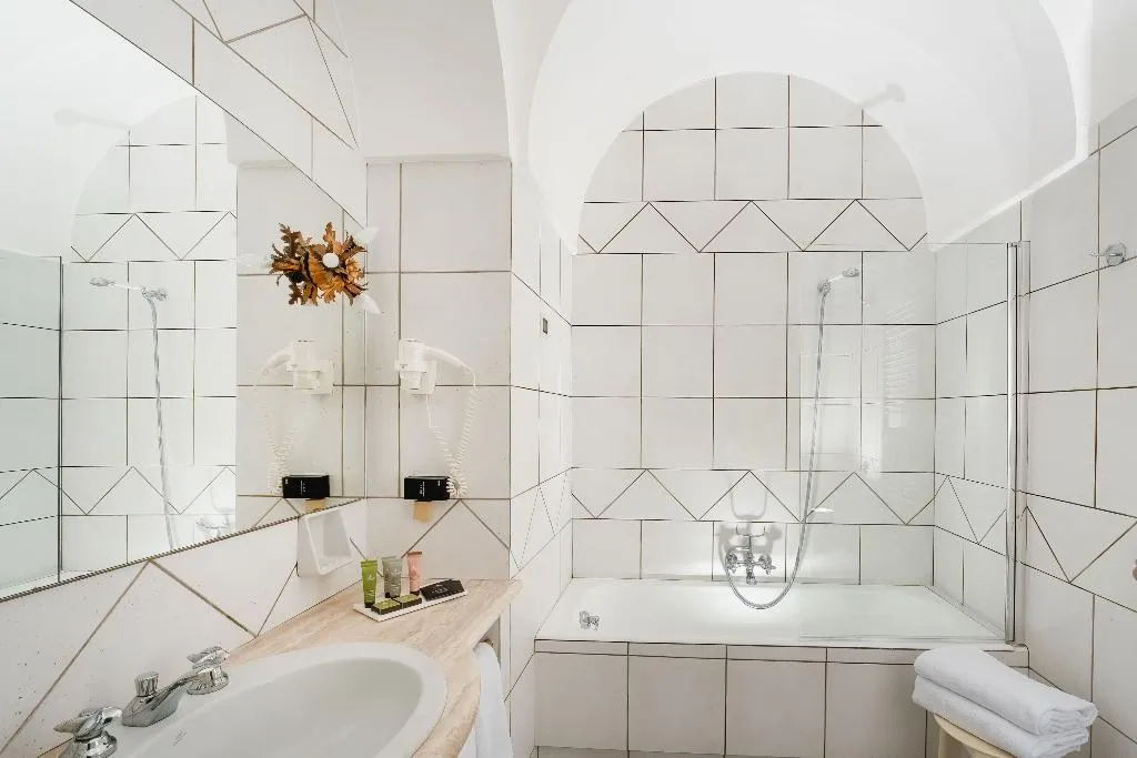 Double or Twin DELUXE SUPERIOR Room, La Floridiana, Naples