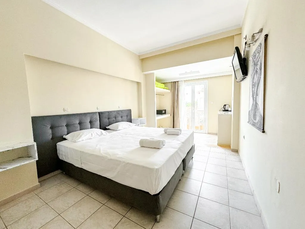 DOUBLE SUPERIOR CAPACITY 2 Room, Kavos Plaza, Corfu
