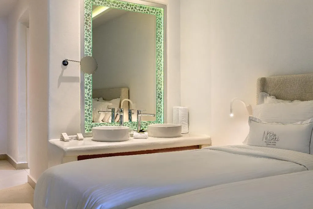 SUITE WITH JACUZZI Room, Nissaki Boutique Hotel, Mykonos