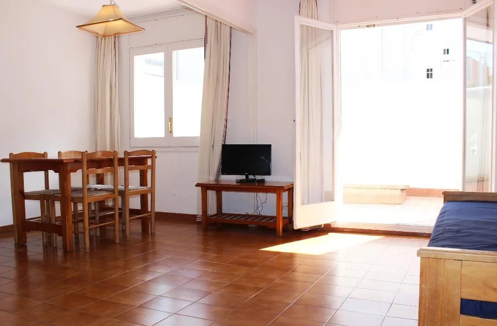 APARTMENT CAPACITY 4 ONE BEDROOM Room, Apartaments AR Costa Brava, Costa Brava