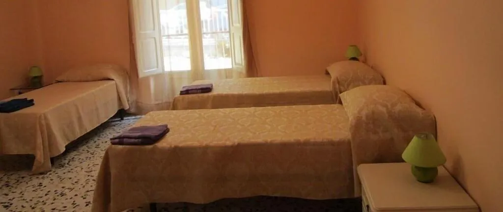 Room, Sikelia, Catania