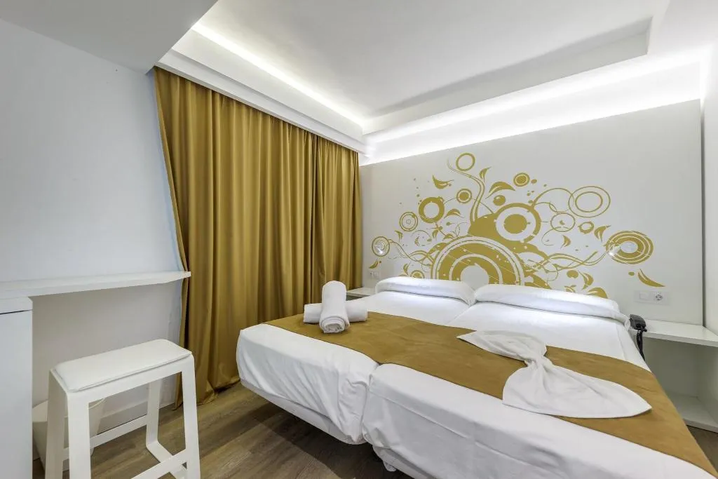 JUNIOR SUITE TWO BEDS Room, Welikehotel Triton Beach, Majorca