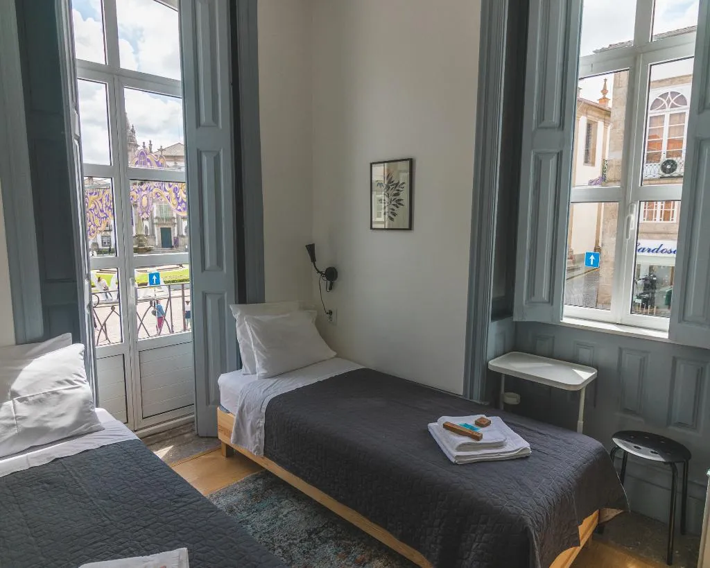 TWIN ECONOMY WITH SHARED BATHROOM Room, Vila Santa Cruz Guest House, Porto