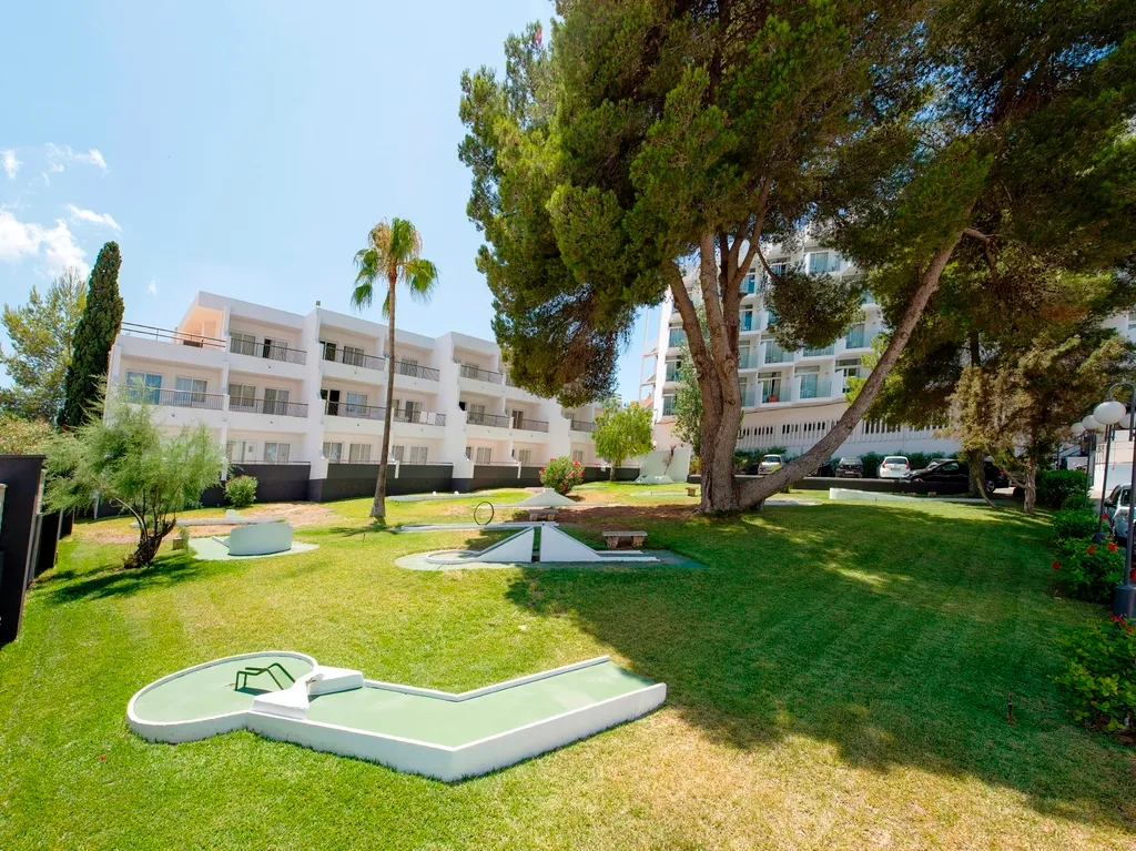 Sports and Entertainment, Vibra Riviera Apartamentos, Ibiza