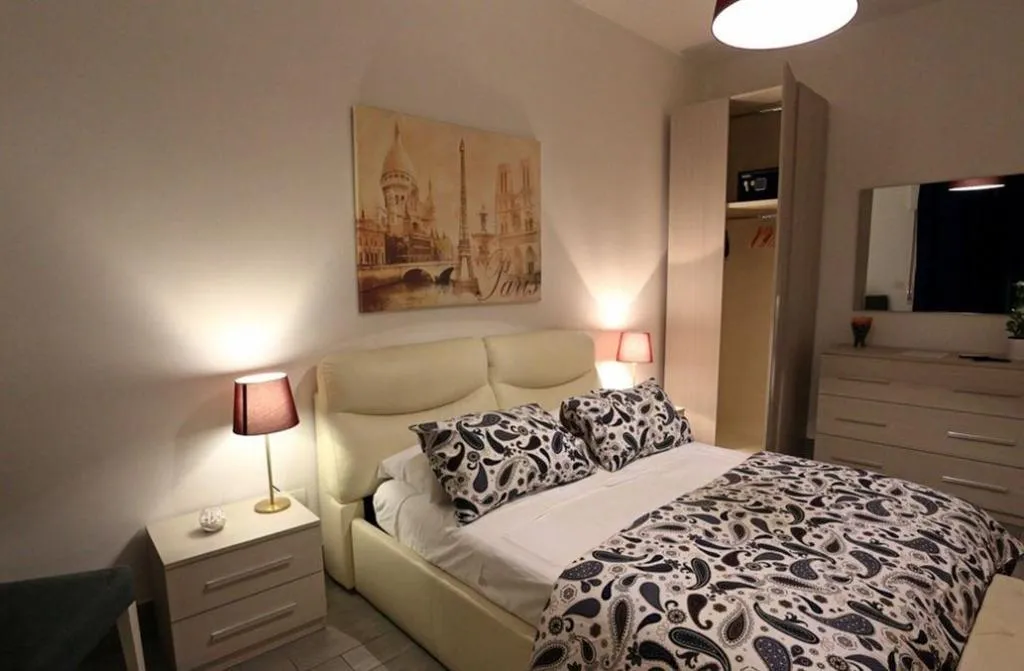 Room, B&B Brothers Suite Vomero, Naples