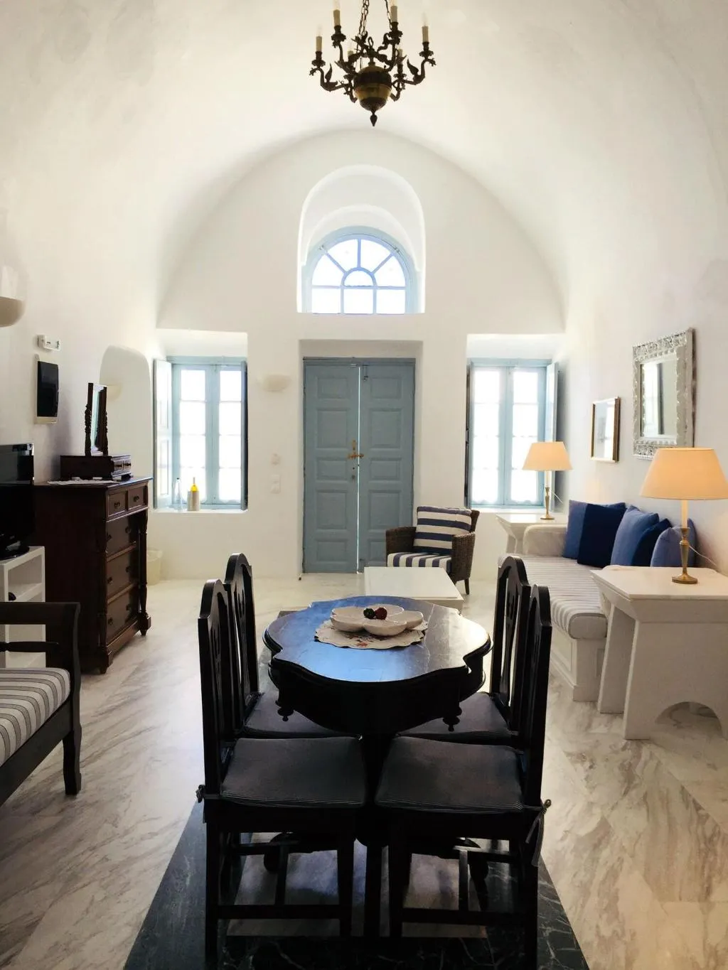 Lobby, Aigialos Luxury Traditional Settlement, Santorini