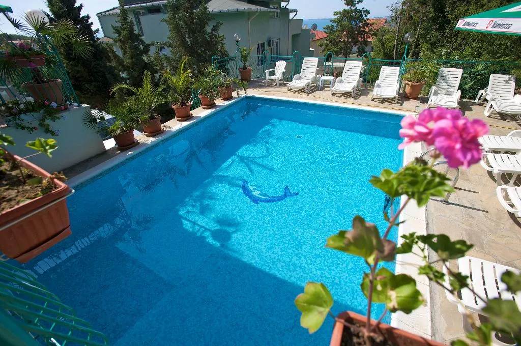 Pool, Zora, Bourgas