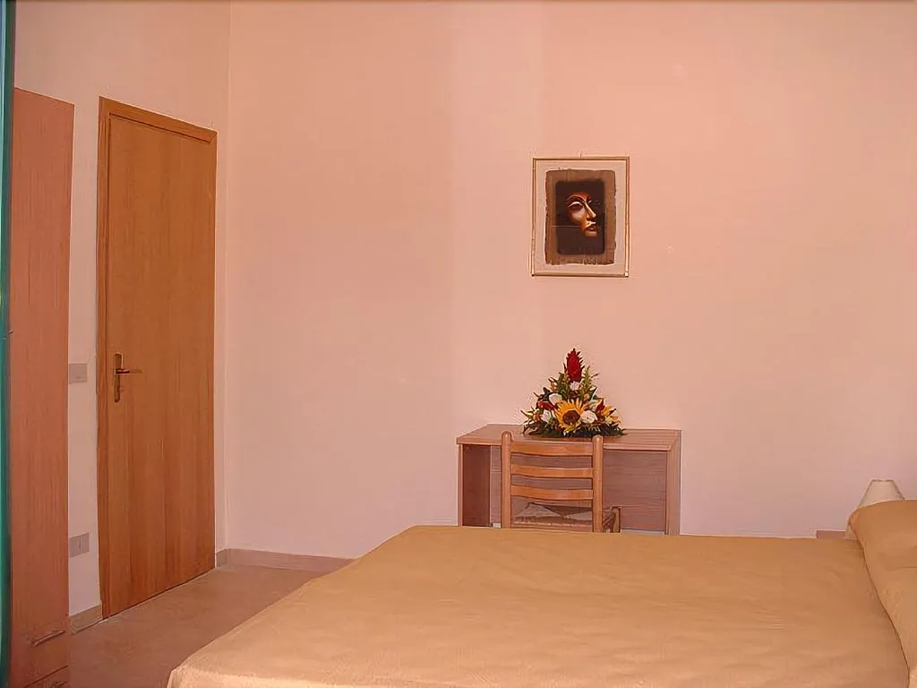 Room, Artemide, Catania