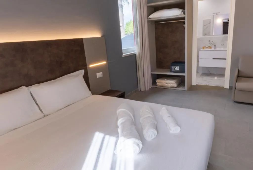 TRIPLE THREE BEDROOMS Room, Tiber Suite, Rome