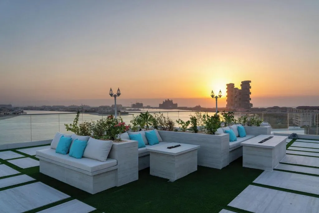 Terrace, C Central Resort The Palm Dubai, Dubai
