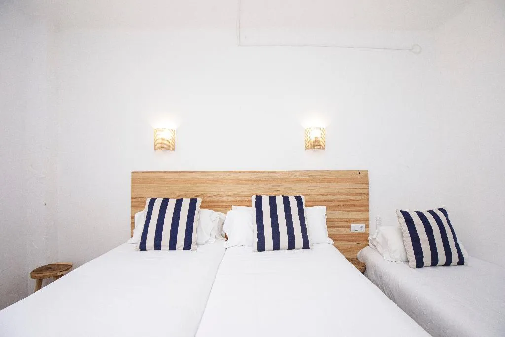 TRIPLE STANDARD Room, Hotel Casa Mas, Costa Brava