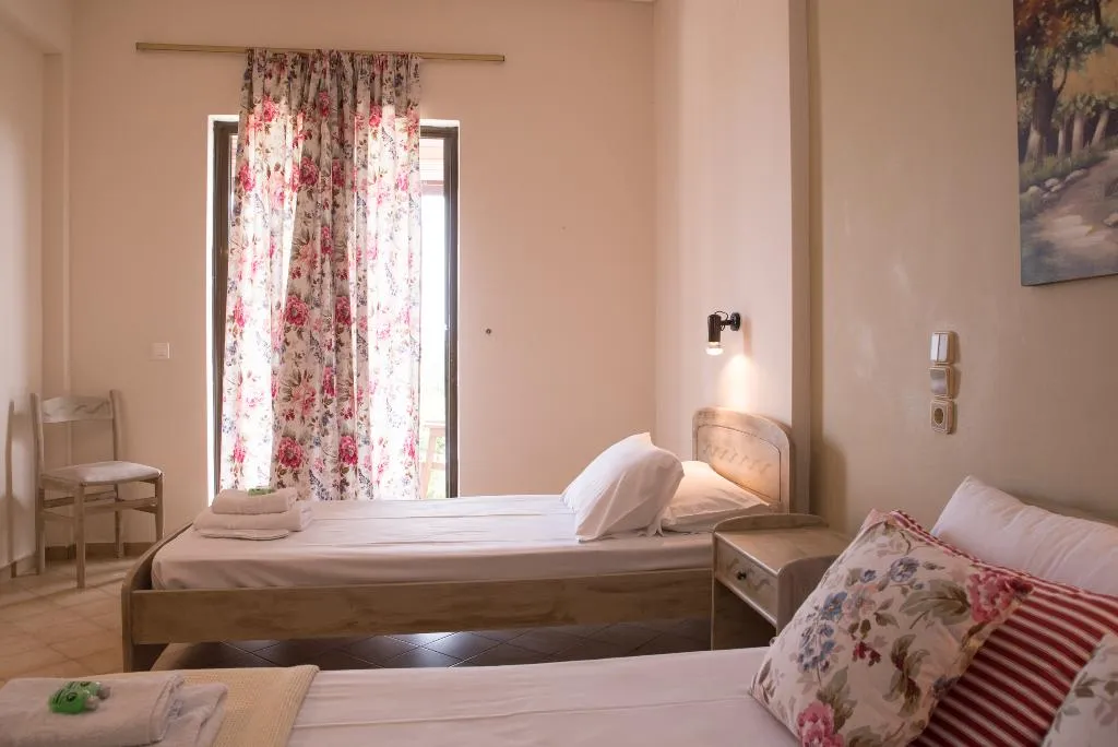 TRIPLE STANDARD Room, Villa Kapnisi, Zante