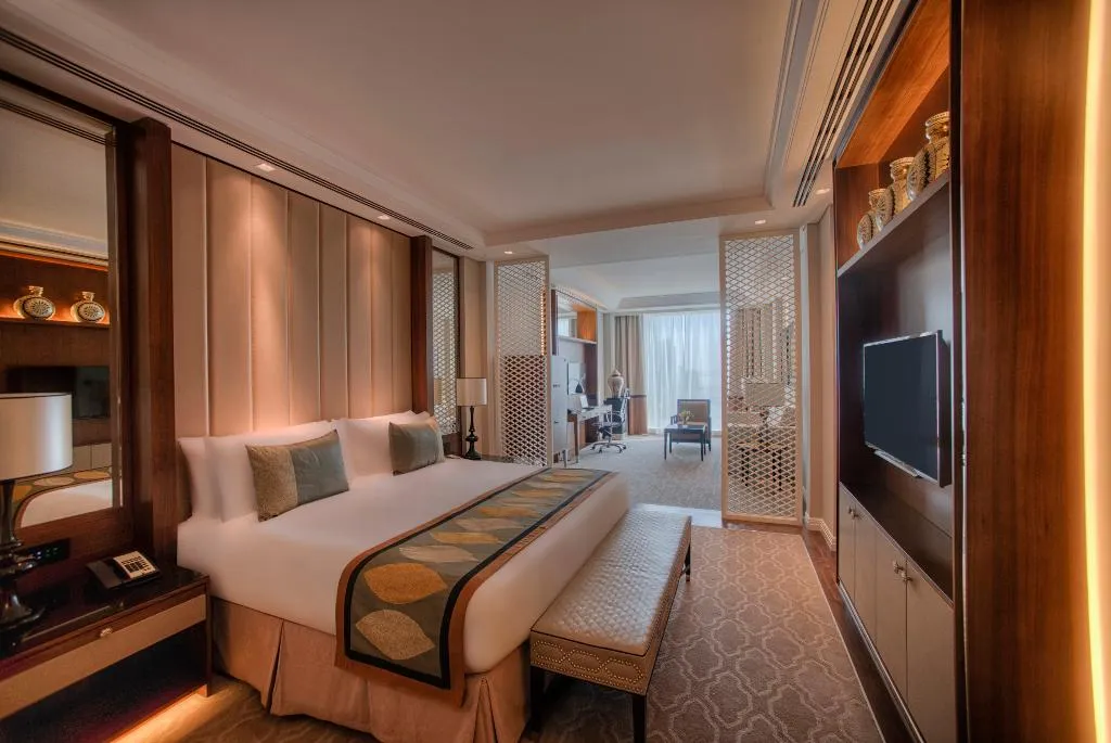 JUNIOR SUITE CITY VIEW KING BED Room, Taj Dubai, Dubai