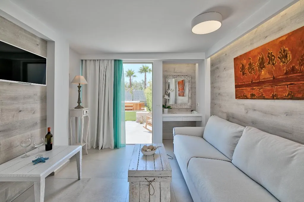 Room, White Pearls Luxury Suites Adults Only, Kos