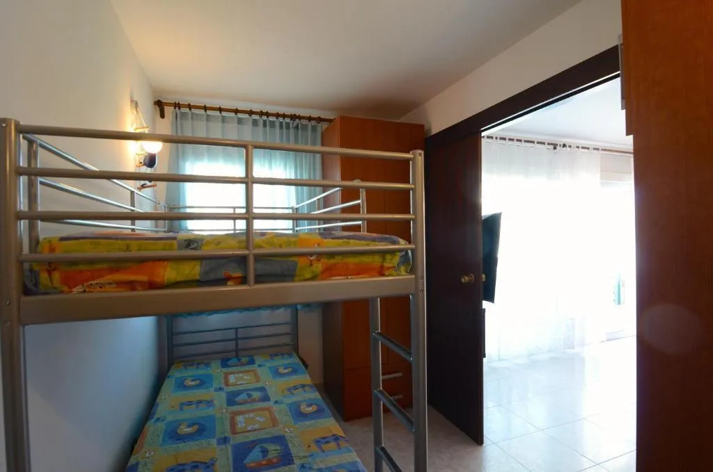 APARTMENT CAPACITY 6 TWO BEDROOMS Room, Medes Park, Costa Brava