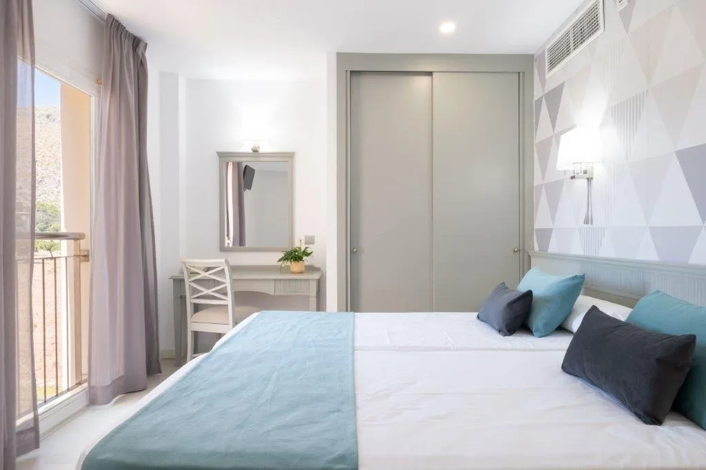 APARTMENT TWO BEDROOMS Room, Duva, Majorca
