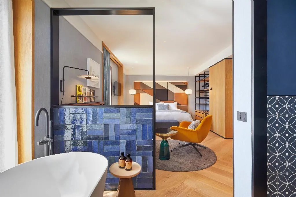 SUITE KING SIZE BED Room, Kimpton Vividora Hotel, Barcelona