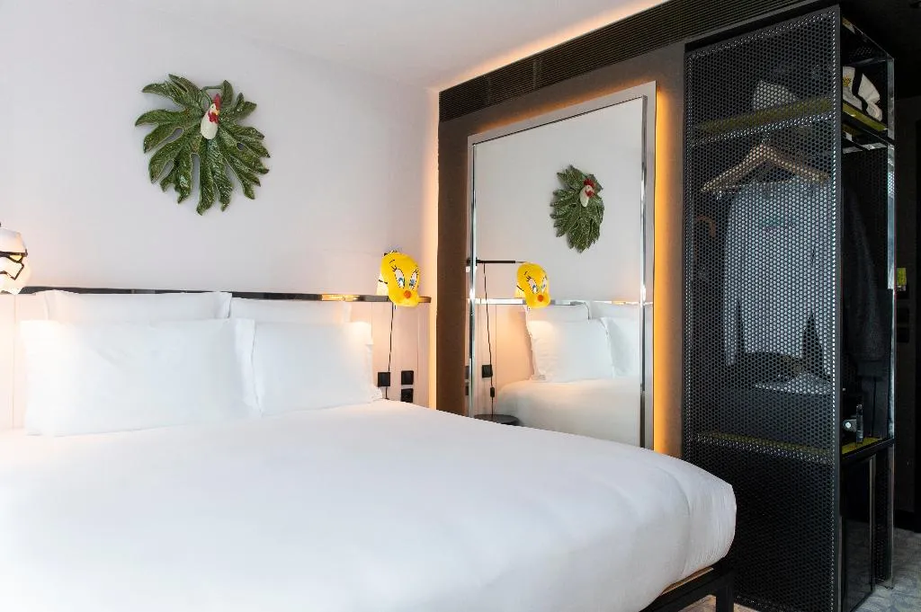 DOUBLE WITH BALCONY WITH VIEWS Room, Mama Shelter Lisboa, Lisbon