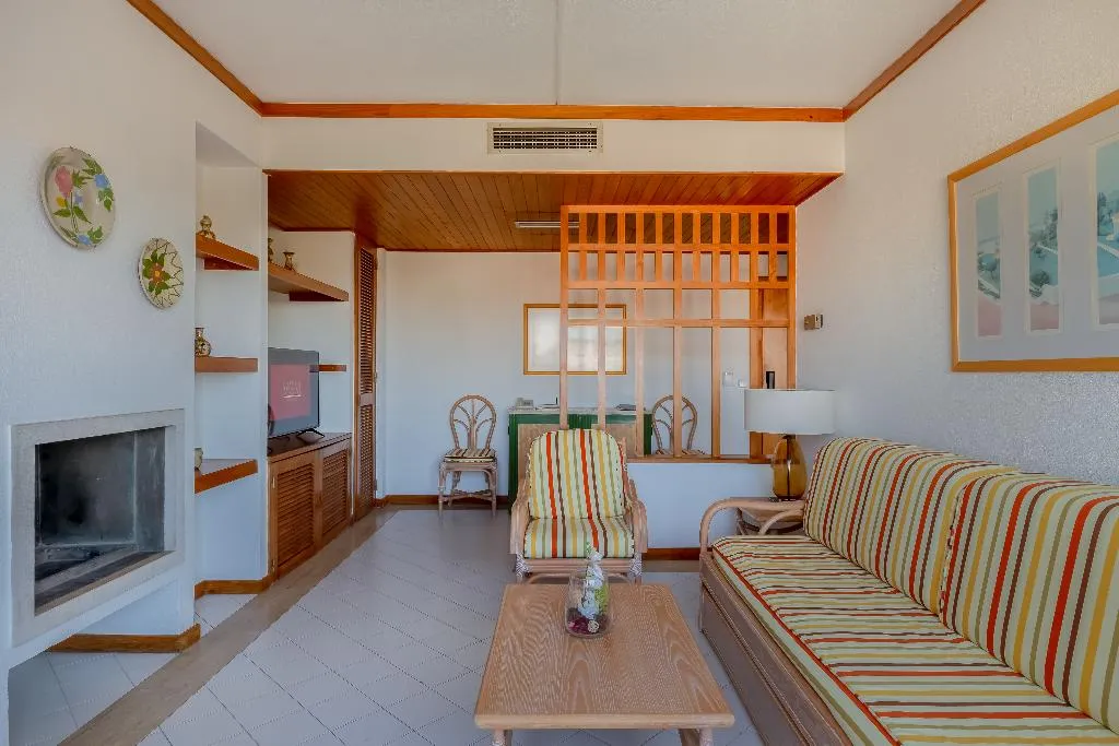 APARTMENT CAPACITY 4 ONE BEDROOM Room, Muthu Oura Praia Hotel, Algarve
