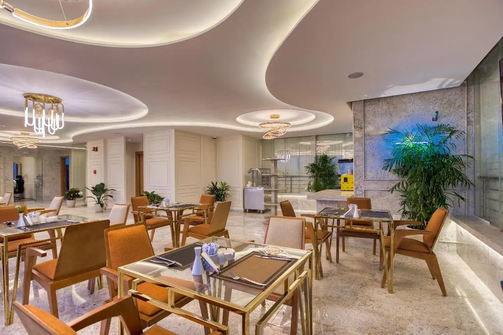 Restaurant, Pyramids Plateau Hotel, Cairo