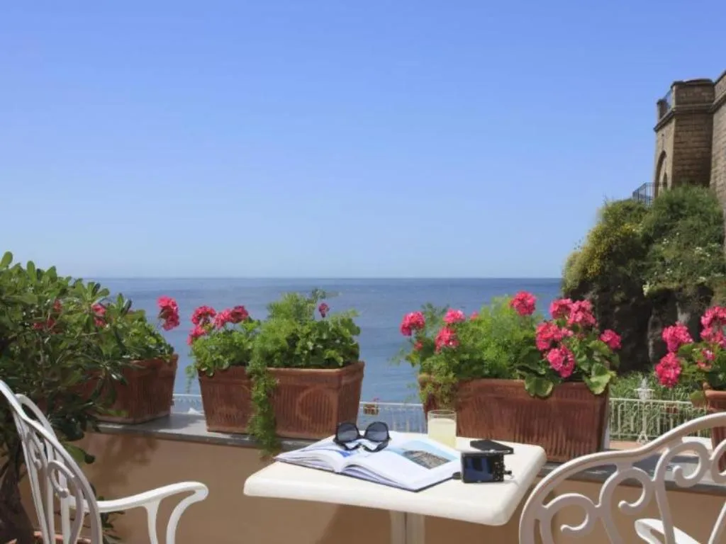 QUADRUPLE SEA VIEW WITH BALCONY Room, Hotel Corallo Sorrento, Naples