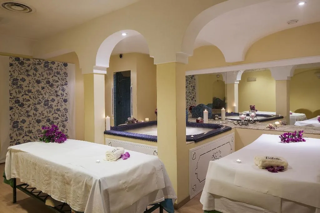 Sports and Entertainment, Hotel Tritone Resort & Spa, Naples