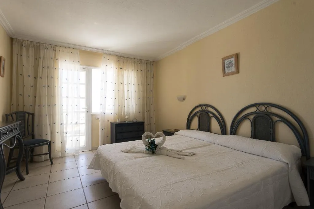 APARTMENT SEA VIEW ONE BEDROOM Room, El MarquÃ©s Palace by Intercorp Hotel Group, Tenerife