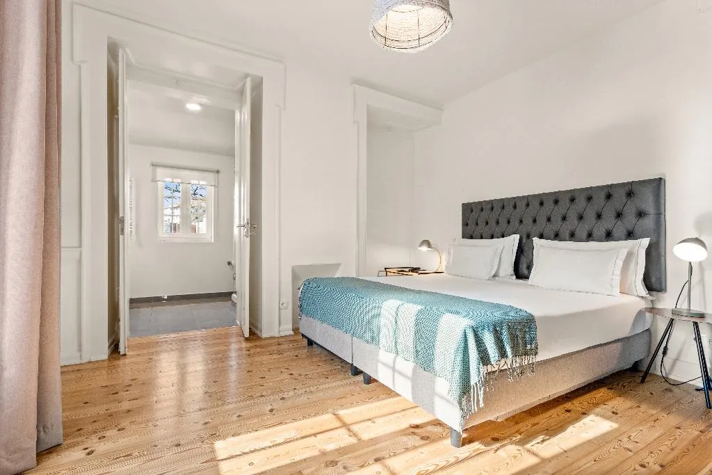 DOUBLE SUPERIOR WITH DOUBLE BED Room, Jardim Da Lapa By Shiadu, Lisbon