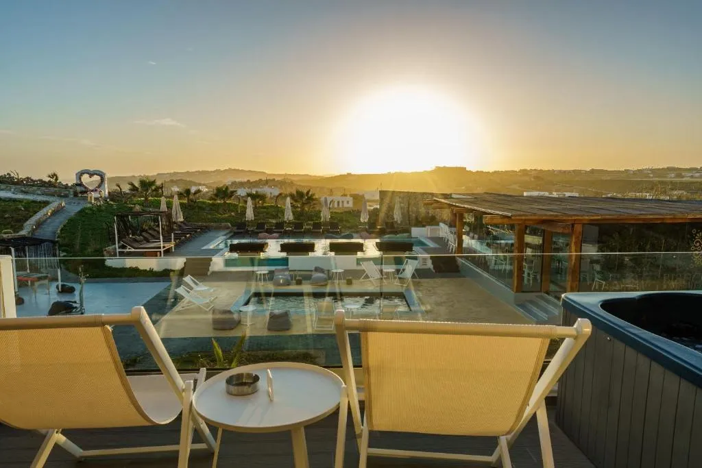 SUITE CAPACITY 2 Room, Bianco A Nero, Mykonos