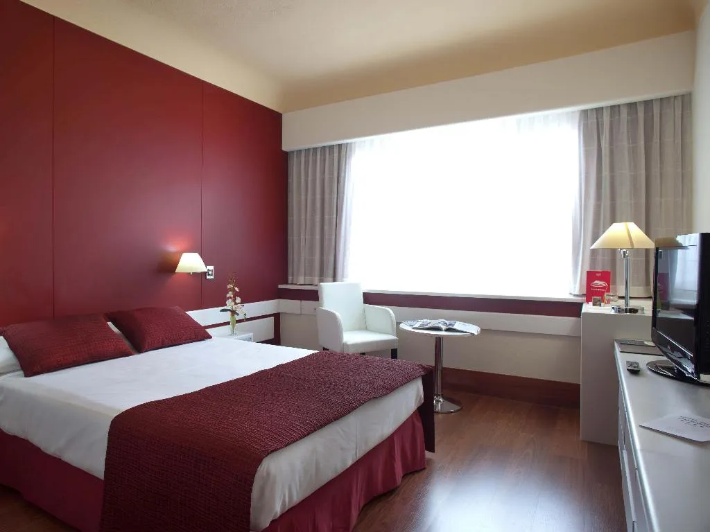 FAMILY ROOM STANDARD Room, Hotel Chamartin the One, Madrid