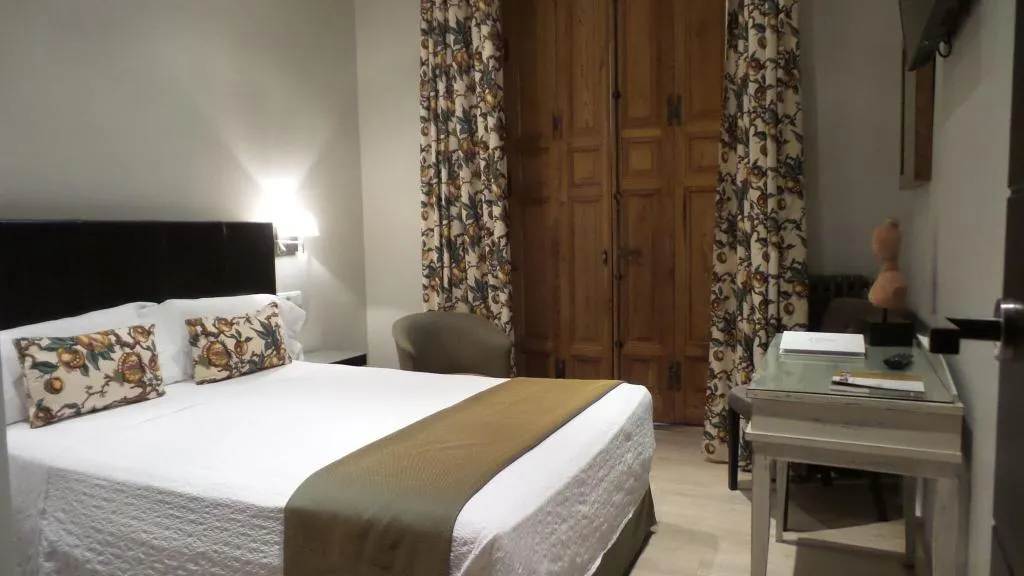 Room, Hotel Moderno, Madrid