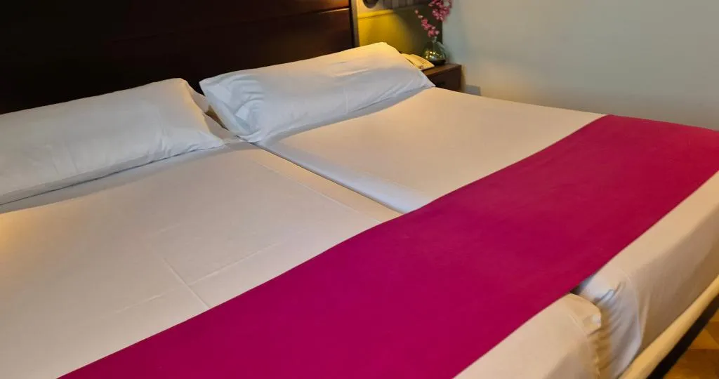 JUNIOR SUITE STANDARD Room, Hotel Vertice Sevilla Aljarafe, Seville