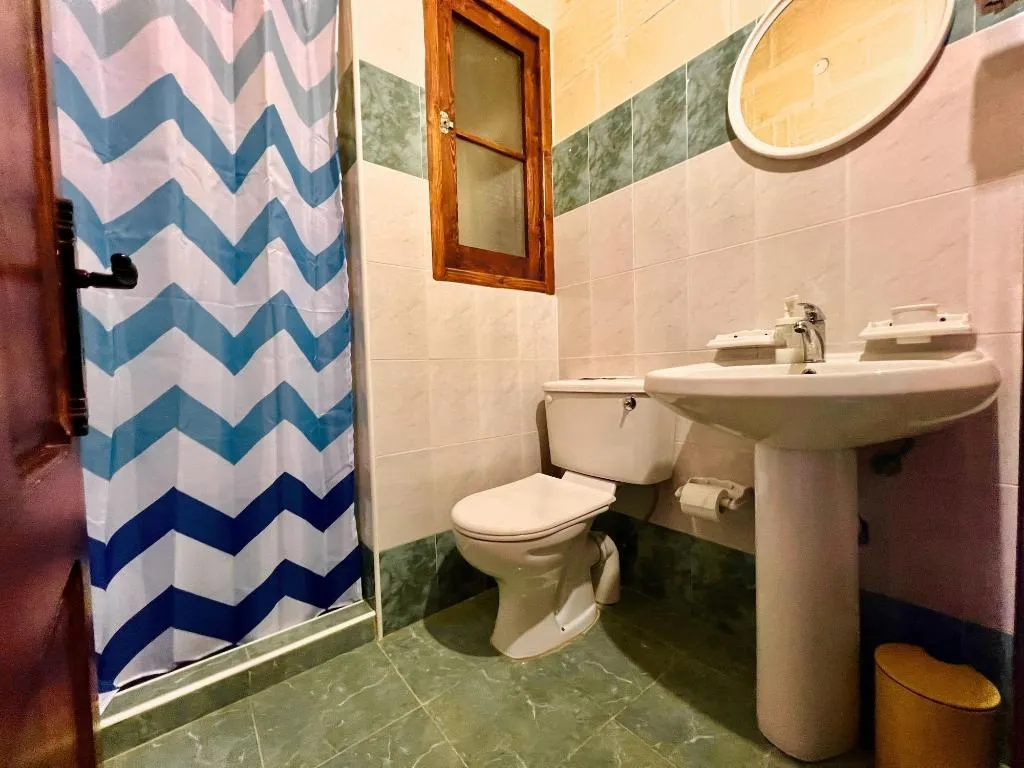 Room, Grotto's Paradise B&B, Gozo