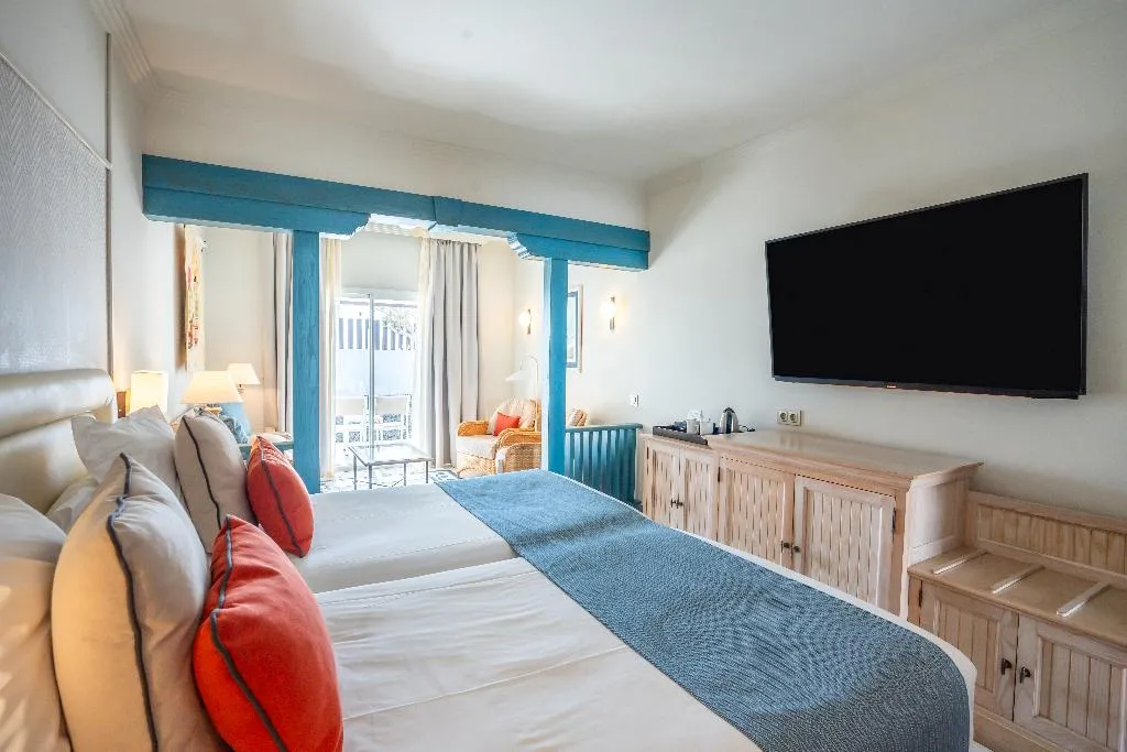 JUNIOR SUITE CLUB Room, Hotel LIVVO Volcan Lanzarote, Lanzarote
