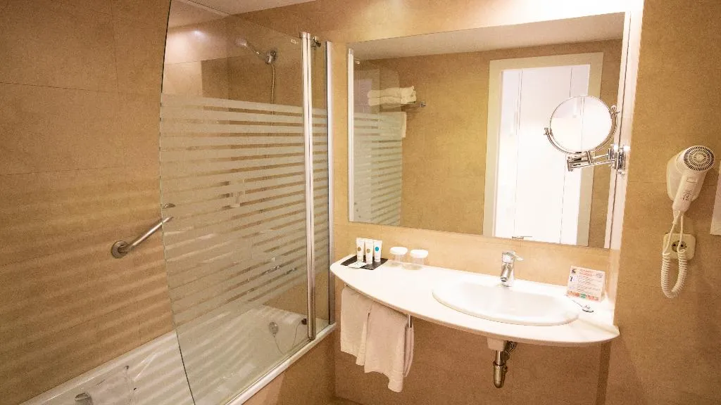 SINGLE STANDARD Room, Golden Taurus Aquapark Resort, Costa Brava