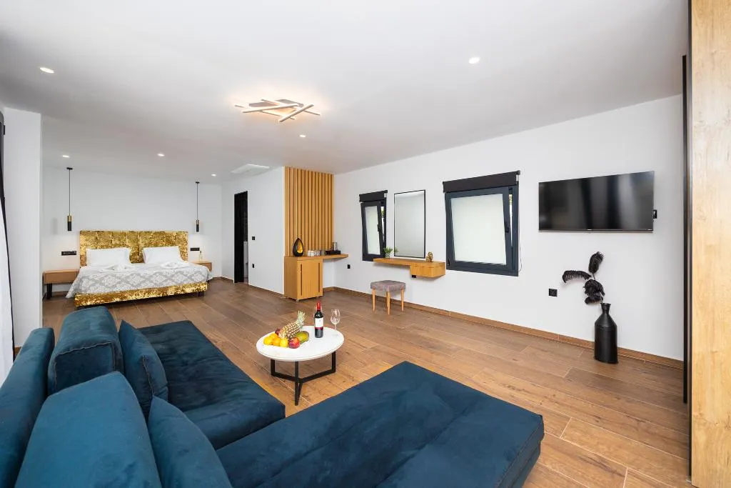 SUITE DELUXE SEA VIEW WITH BALCONY Room, Nobile Hotel, Corfu