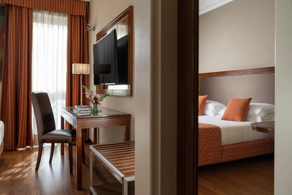 TRIPLE SUPERIOR Room, Grand Hotel Adriatico, Florence